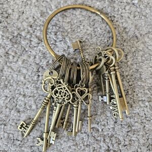 Vintage Style Gold Skeleton Key Set